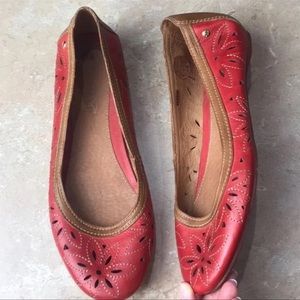 Pikolinos Two Tone leather floral cutout flats red tan 40 9.5 Artsy